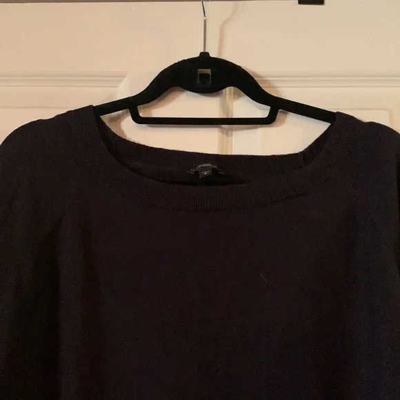 Express rounded hem top - Picture 4 of 8